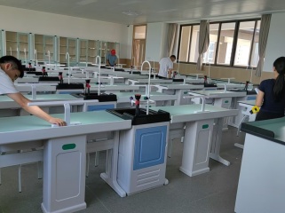 新科教學設備再譜校企合作新篇 ——北流市新華高級中學現代化實驗室項目圓滿通過驗收