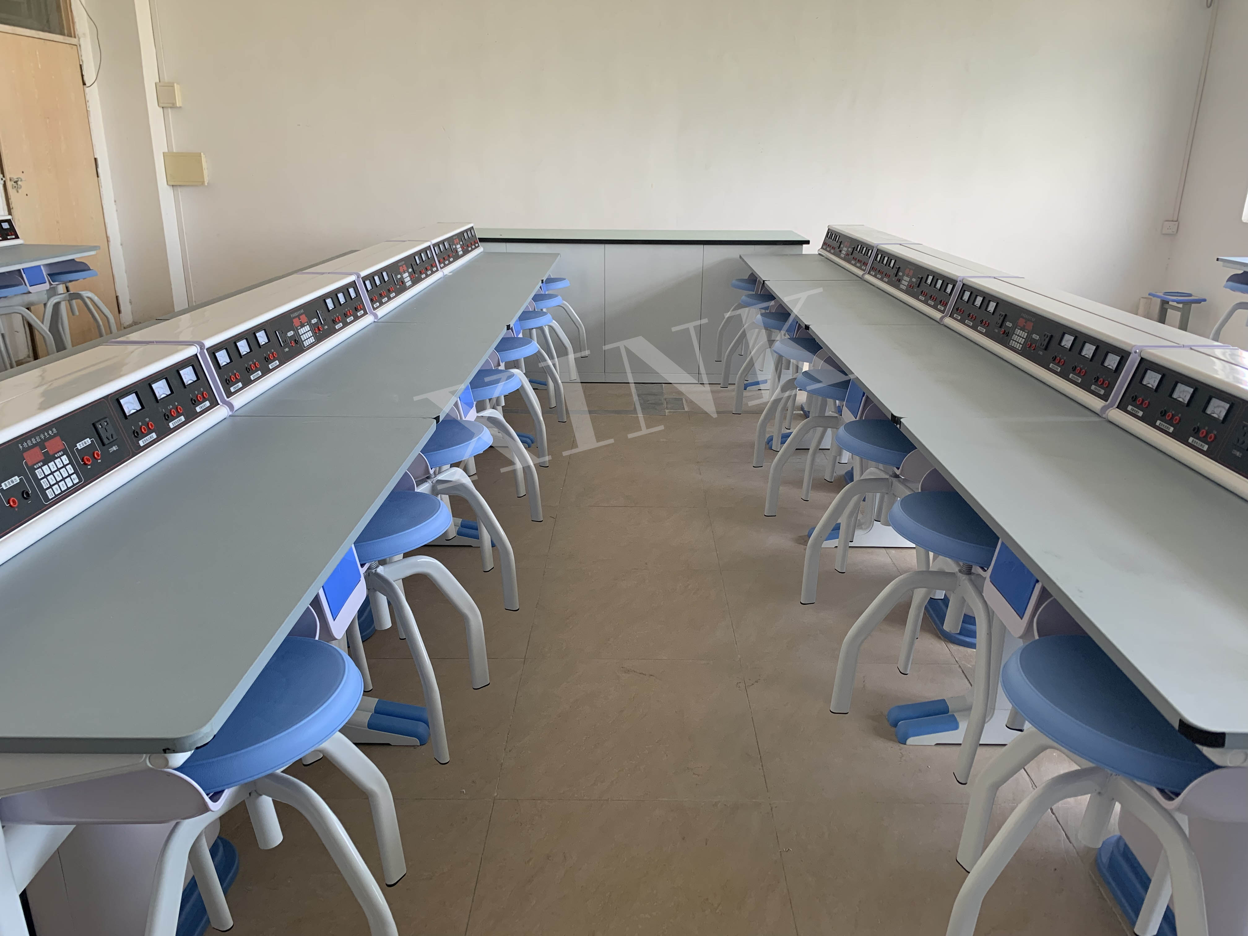 <a href='http://m.bcmwl.com/' target='1' style='font-size:14px; font-weight:bold; color:#0080ff;'>物理實驗室</a>