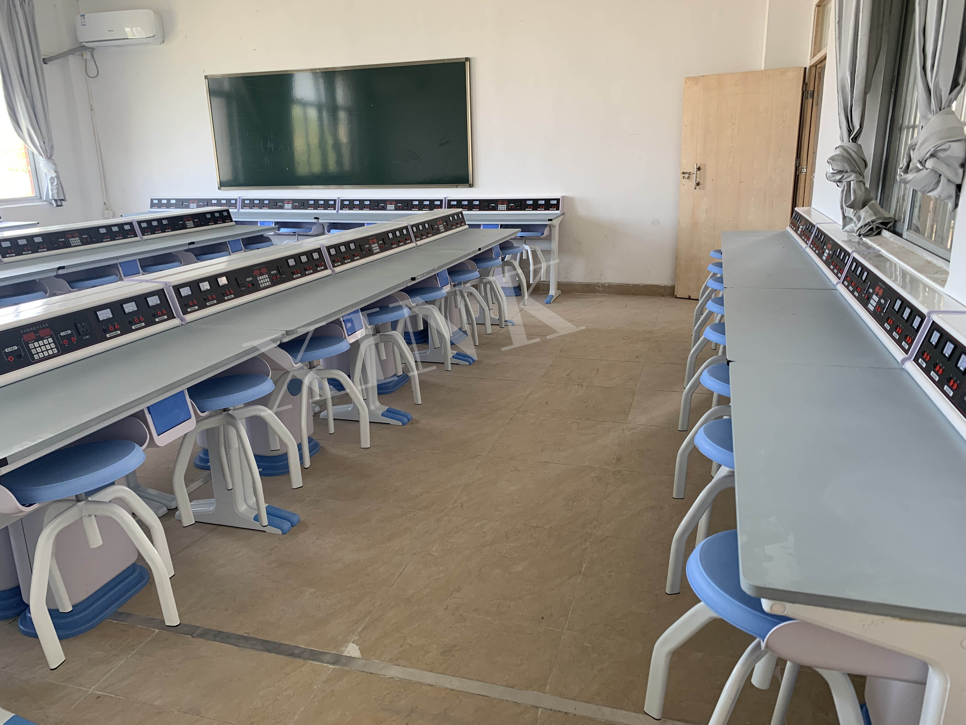 <a href='http://m.bcmwl.com/' target='1' style='font-size:14px; font-weight:bold; color:#0080ff;'>物理實驗室</a>