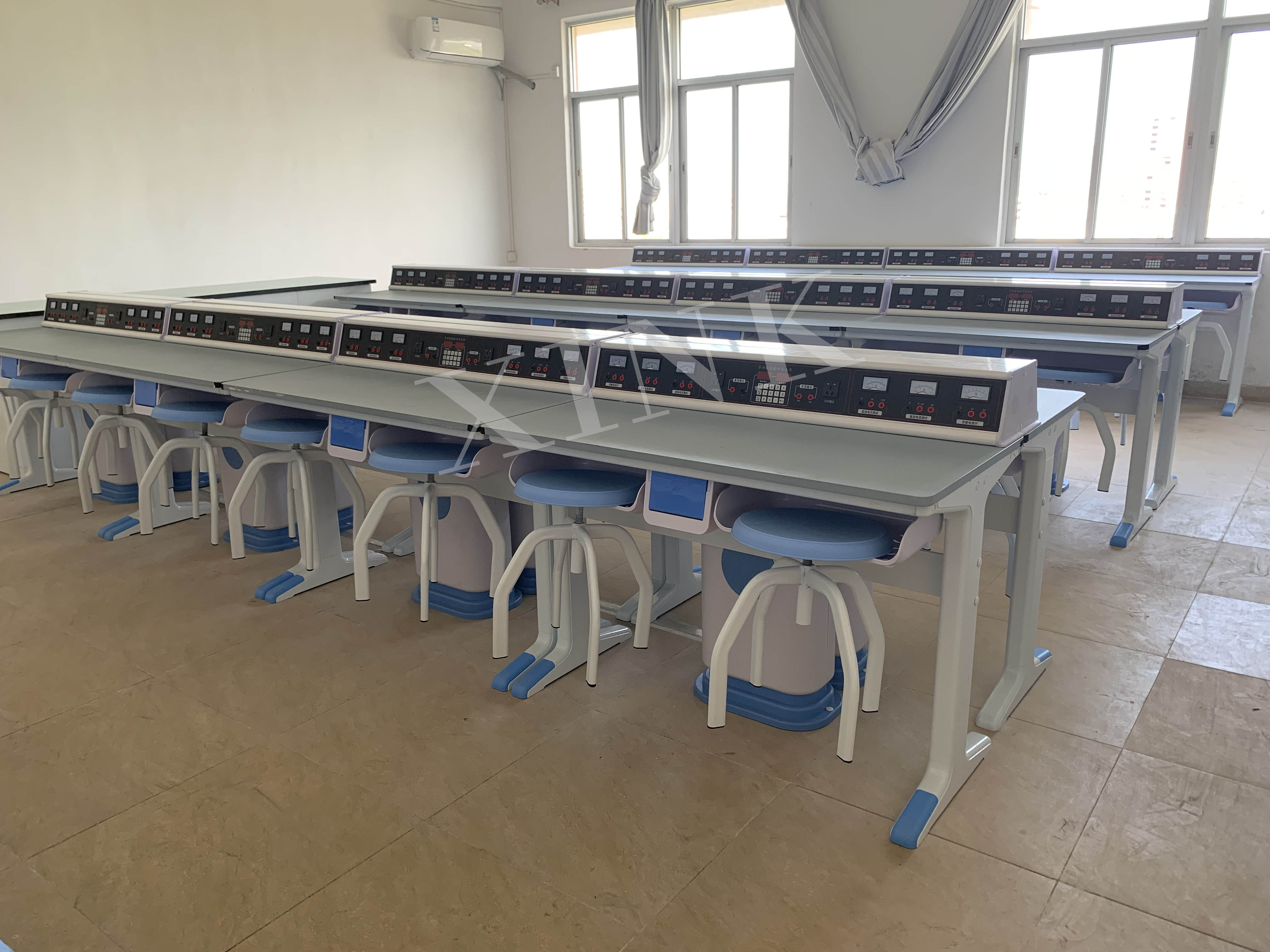 電學<a href='http://m.bcmwl.com/' target='1' style='font-size:14px; font-weight:bold; color:#0080ff;'>物理實驗室</a>