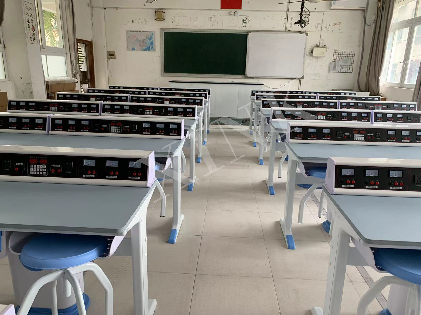 <a href='http://m.bcmwl.com/' target='1' style='font-size:14px; font-weight:bold; color:#0080ff;'>物理實驗室</a>