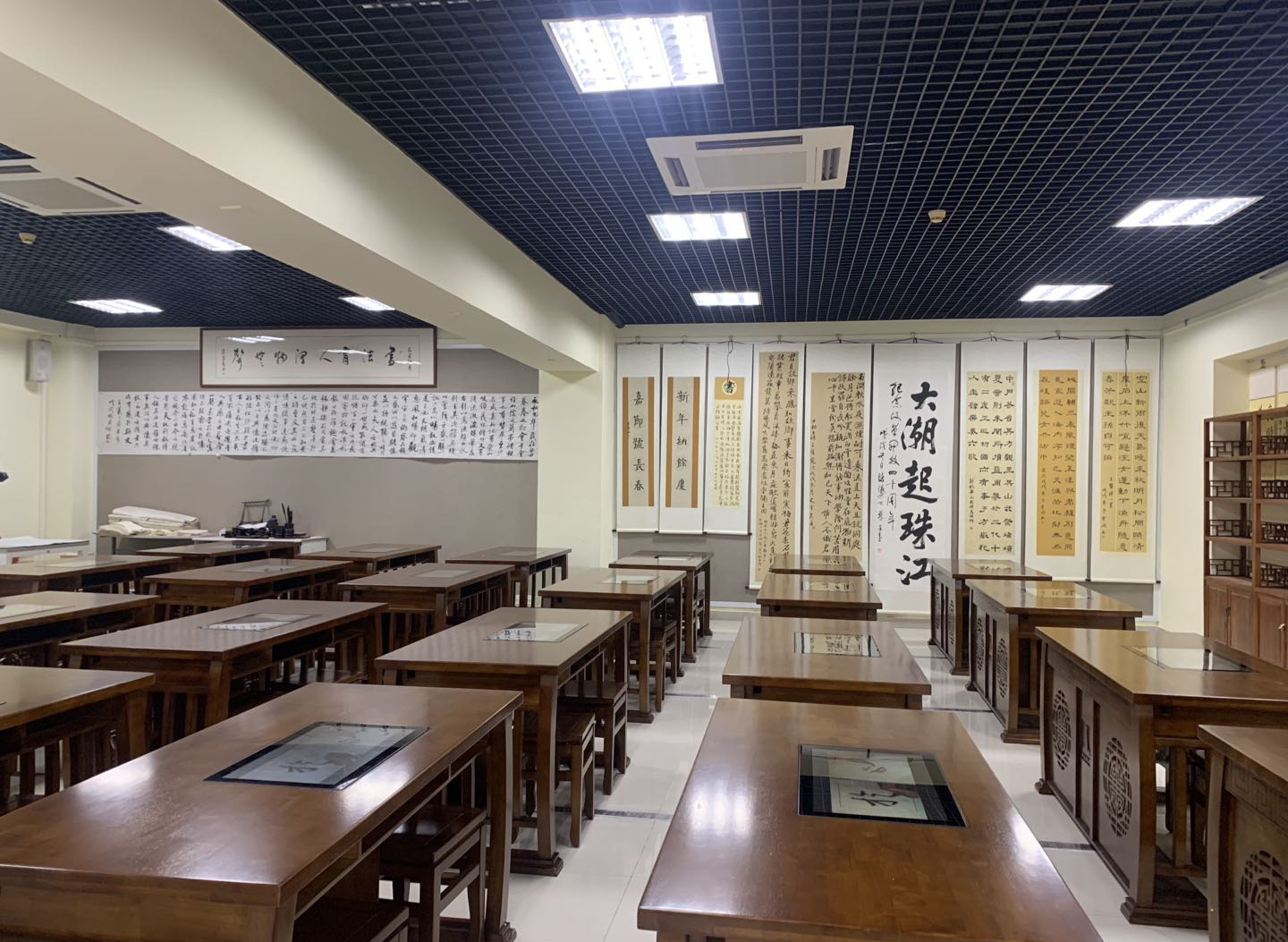 <a href='http://m.bcmwl.com/chanpin/57-1.html' target='1' style='font-size:18px; font-weight:bold; color:#000000;'>書法室</a>