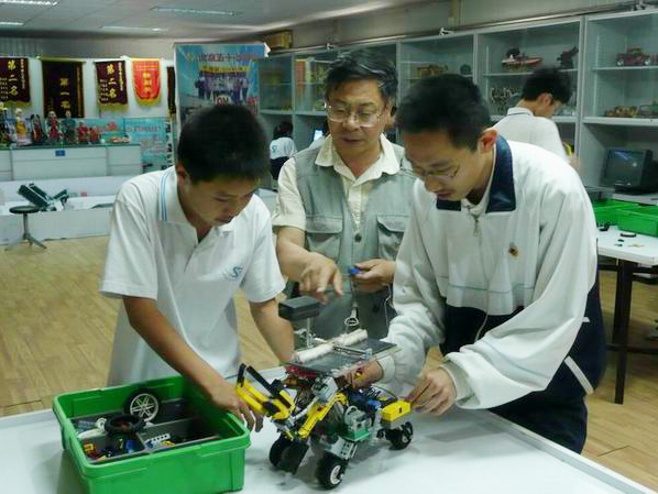 <a href='http://m.bcmwl.com/chanpin/60-1.html' target='1' style='font-size:18px; font-weight:bold; color:#000000;'>機器人功能室</a>