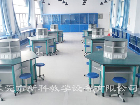 <a href='http://m.bcmwl.com/chanpin/60-1.html' target='1' style='font-size:18px; font-weight:bold; color:#000000;'>機器人功能室</a>3