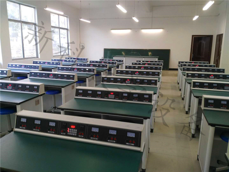 豪華<a href='http://m.bcmwl.com/' target='1' style='font-size:14px; font-weight:bold; color:#0080ff;'>物理實驗室</a>