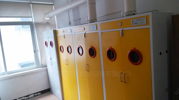 <a href='http://m.bcmwl.com/products/67-1.html' target='1' style='font-size:18px; font-weight:bold; color:#000000;'>氣瓶柜</a>案例